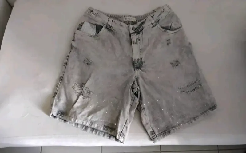 Shorts de mezclilla desgastados - 4