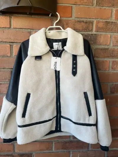Chaqueta nueva beige y negra acolchada - miniatura 2
