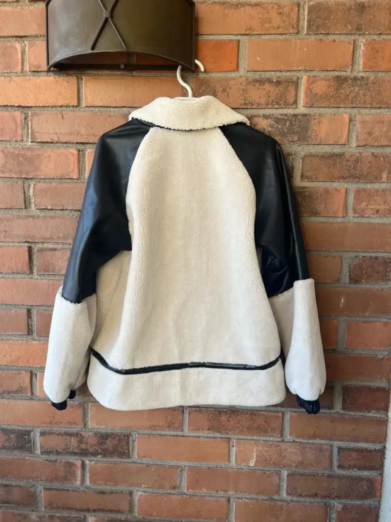 Chaqueta nueva beige y negra acolchada - 4
