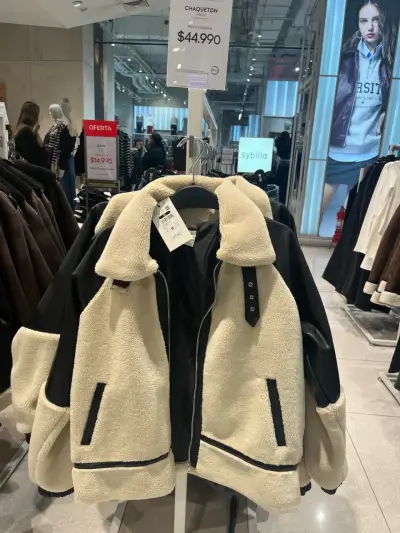 Chaqueta nueva beige y negra acolchada - miniatura 5