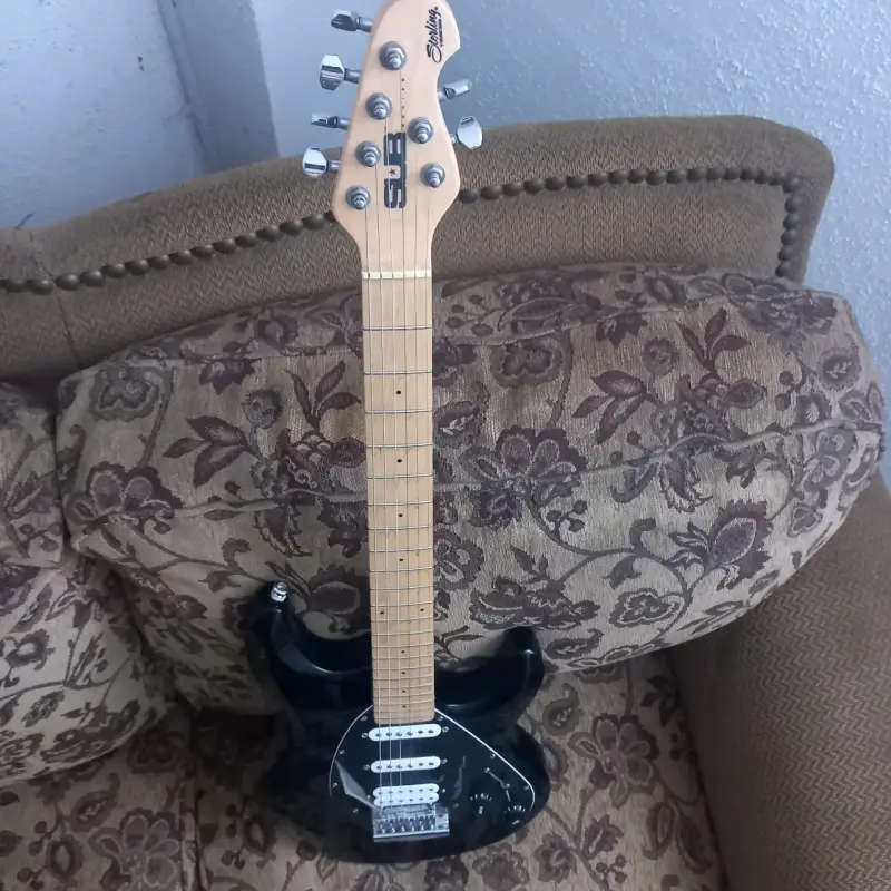 Guitarra eléctrica Sterling Sub - 2