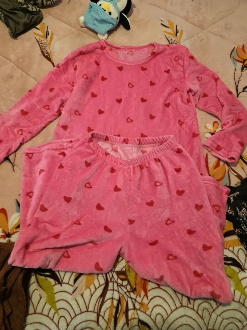Pijama rosado con corazones - 2