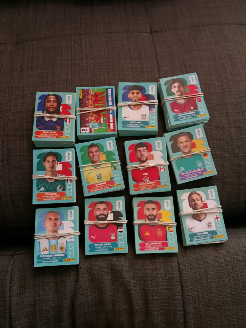 Lote de cartas de fútbol