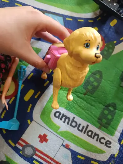 Muñeca con perro y accesorios - miniatura 4