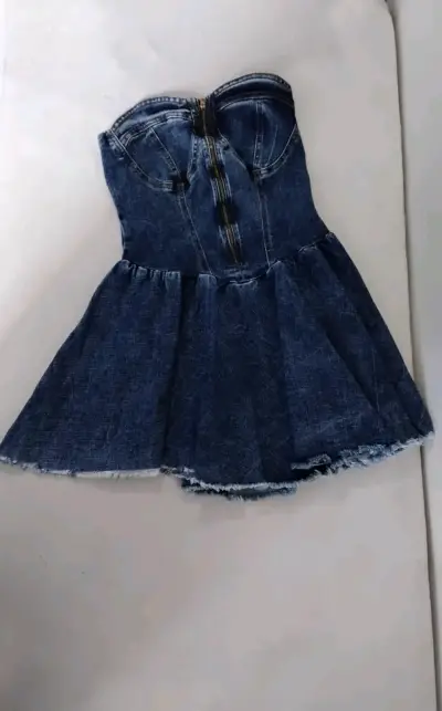 Shorts de mezclilla desgastados - miniatura 2