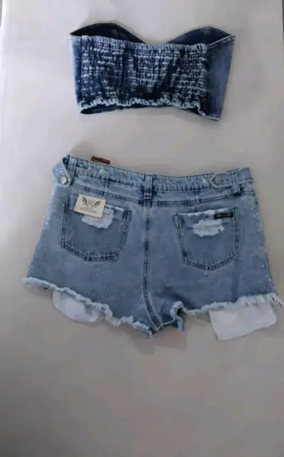 Shorts de mezclilla desgastados - miniatura 3