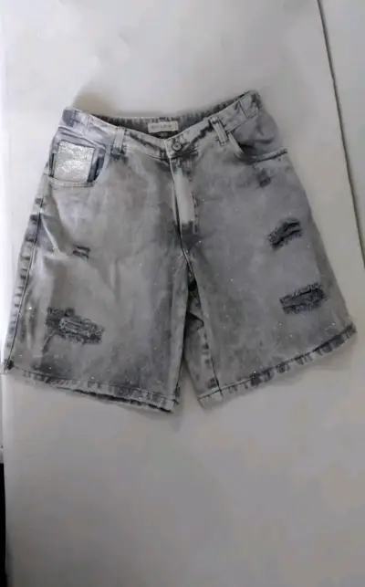 Shorts de mezclilla desgastados - miniatura 6