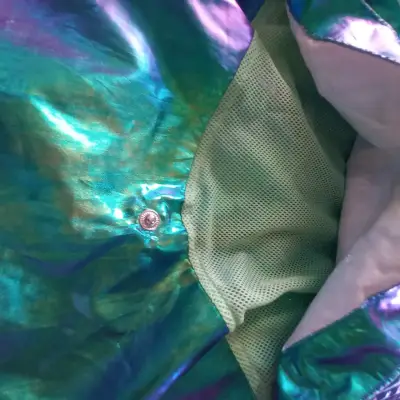 Chaqueta metálica con capucha - miniatura 4
