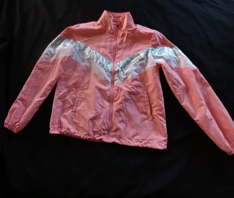 Chaqueta cortaviento rosada - 1