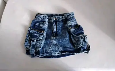 Shorts de mezclilla con tachas - miniatura 5