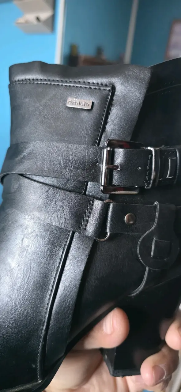 Botines negros con hebillas - 5