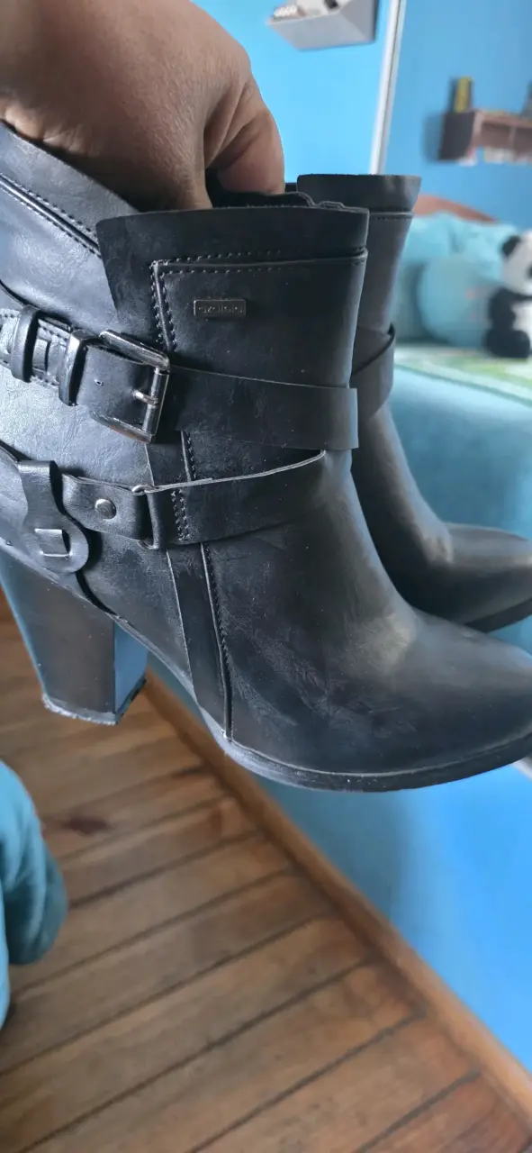 Botines negros con hebillas - 6