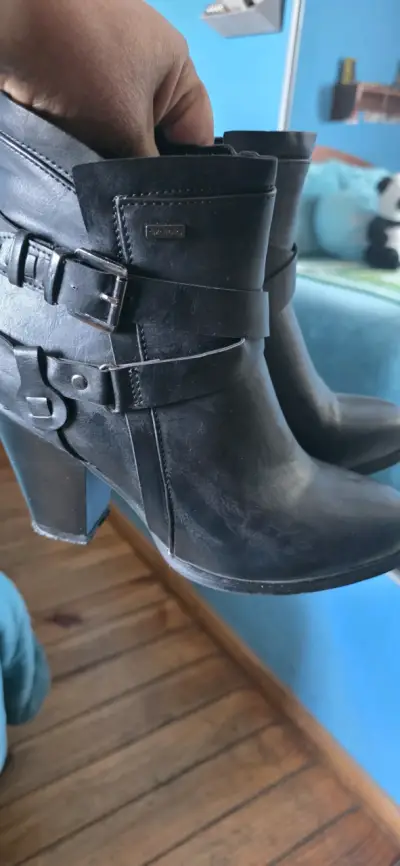 Botines negros con hebillas - miniatura 6