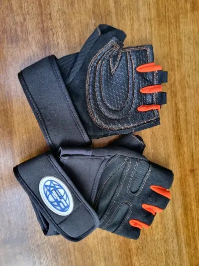 Guantes deportivos con muñequera - miniatura 1