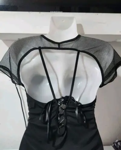 Polera nueva importada negra con malla - miniatura 5