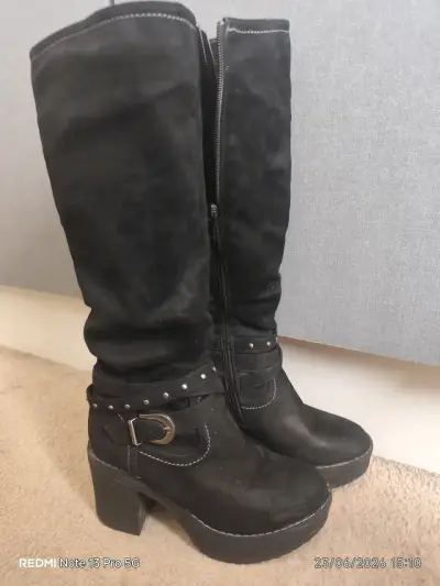 Botas altas negras - miniatura 1
