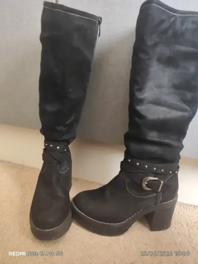 Botas altas negras - miniatura 3