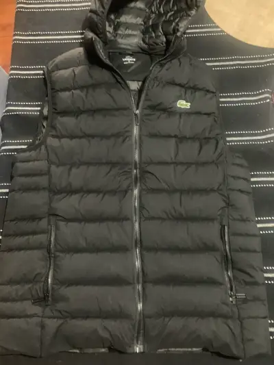 Chaqueta acolchada negra sin manga - miniatura 3