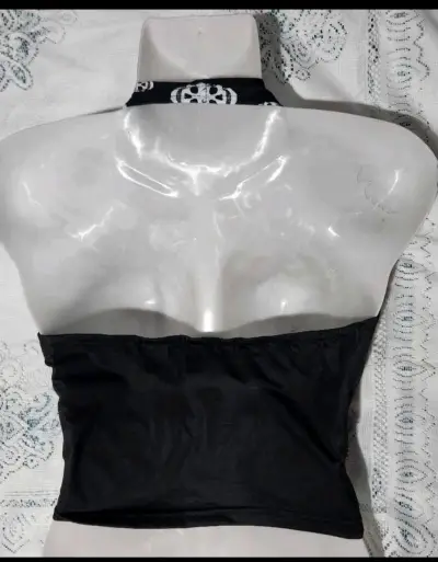 Top nuevo importado negro estampado calaveras - miniatura 2