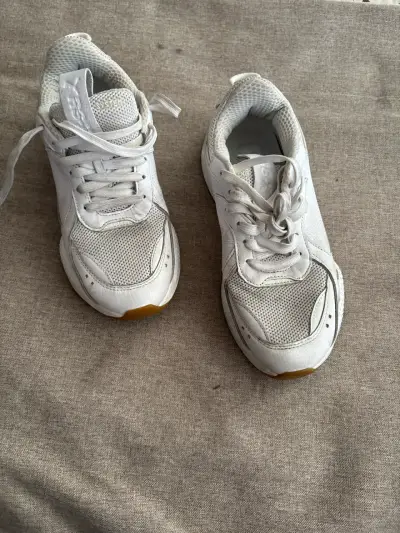Zapatillas blancas Puma  casuales - miniatura 1