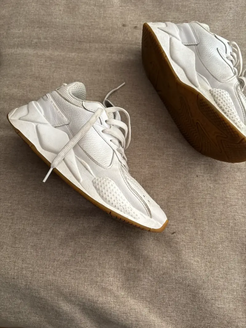 Zapatillas blancas Puma casuales - 2