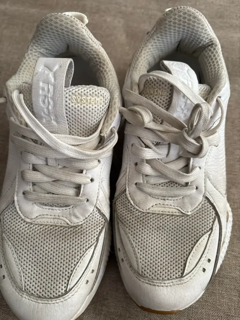 Zapatillas blancas Puma casuales - 4