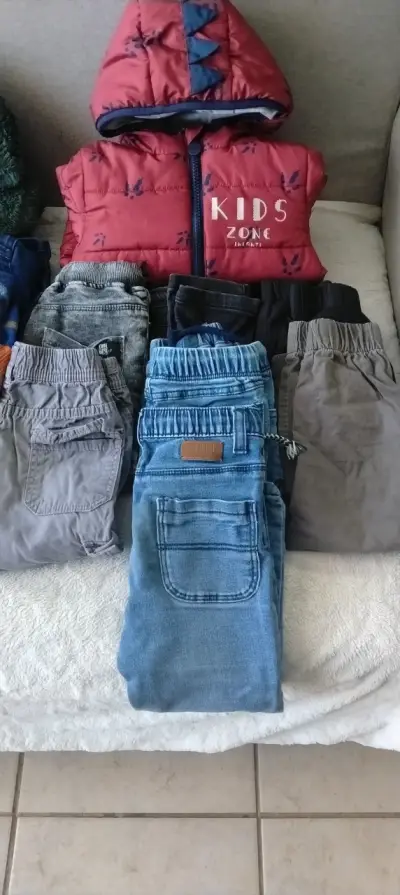 Ropa de niño variada lote completo - miniatura 3