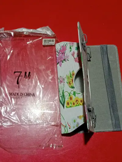 Funda floral para tablet 7" - miniatura 3