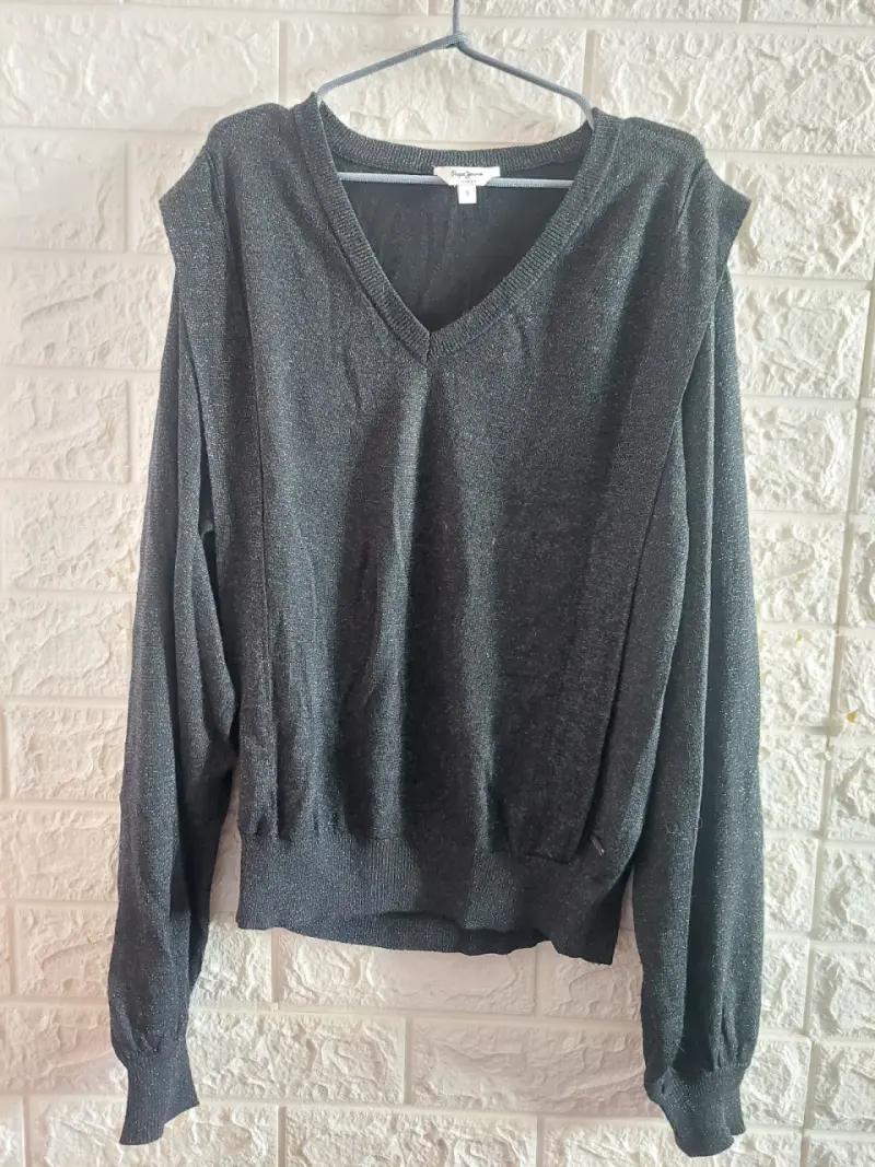 Sweater negro con brillo talla S - 1