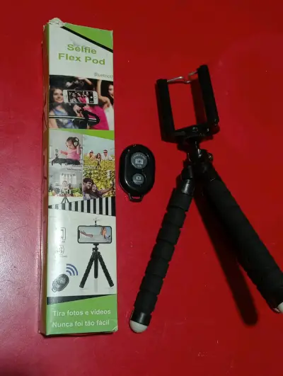 Trípode flexible para selfies - miniatura 1