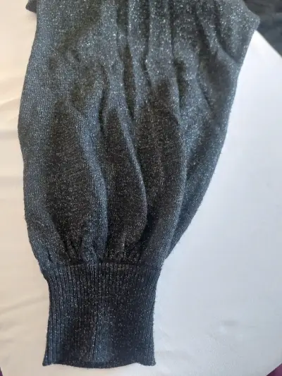 Sweater negro con brillo talla S - miniatura 3