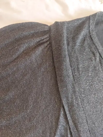 Sweater negro con brillo talla S - miniatura 4