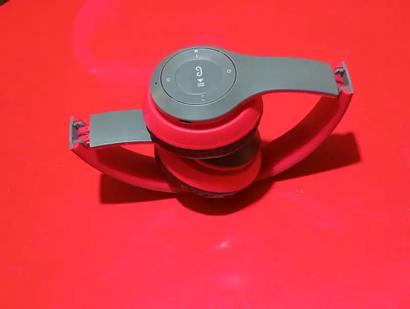 Audífonos inalámbricos rojos - 2