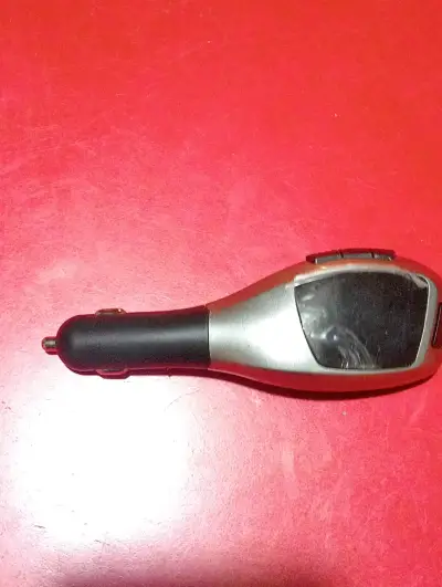 Transmisor FM Bluetooth auto - miniatura 1