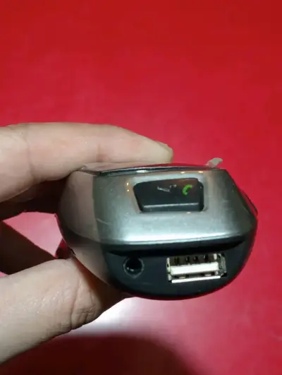 Transmisor FM Bluetooth auto - miniatura 4