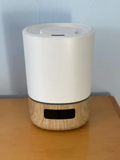 Humidificador moderno blanco y madera - miniatura 1