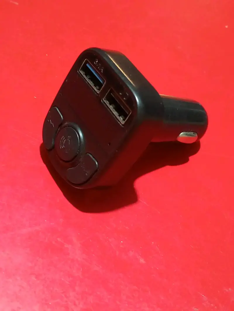 Bluetooth con transmisión de FM para auto - 1