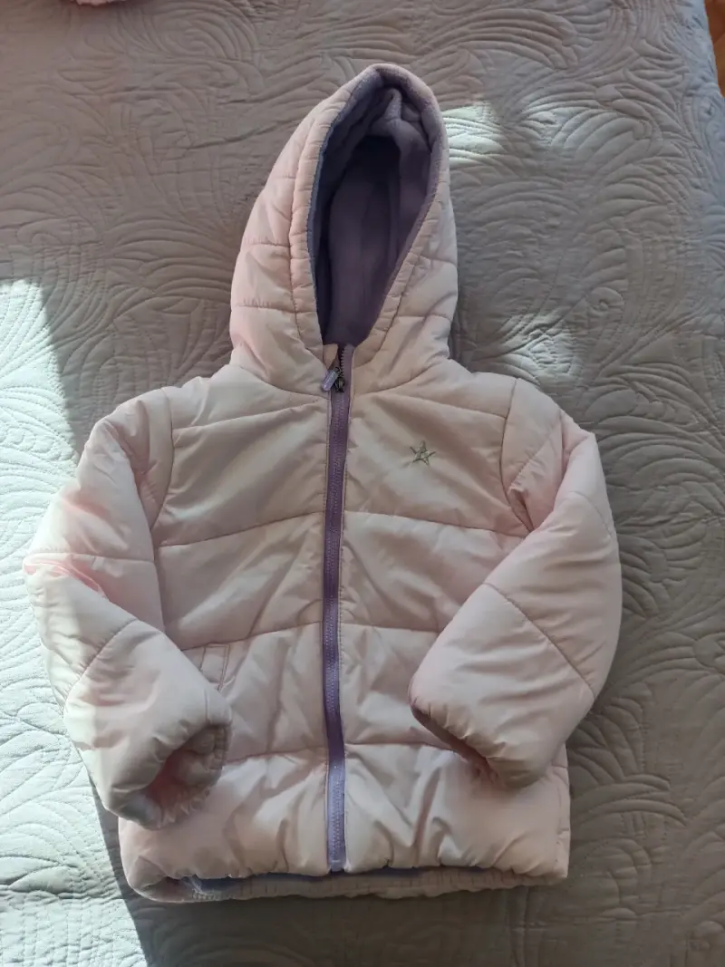 Chaqueta de niño rosada con capucha - 1