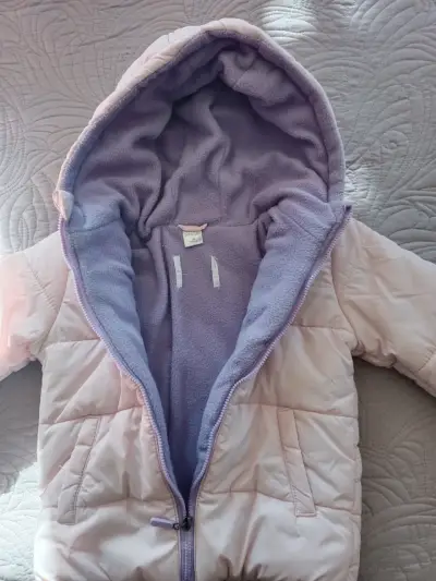 Chaqueta de niño rosada con capucha - miniatura 3