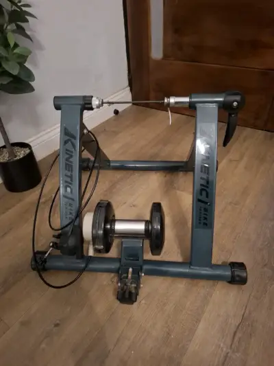 Rodillo de bicicleta Kinetic - miniatura 1
