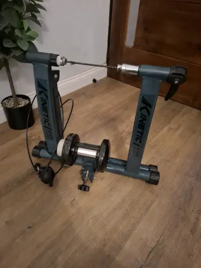 Rodillo de bicicleta Kinetic - miniatura 2