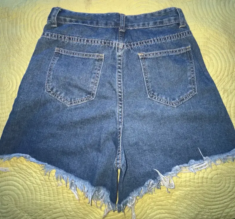Shorts de mezclilla desgastados - 2