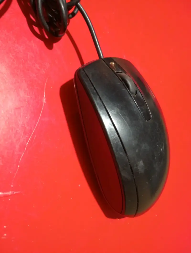 Mouse USB negro con cable - 2