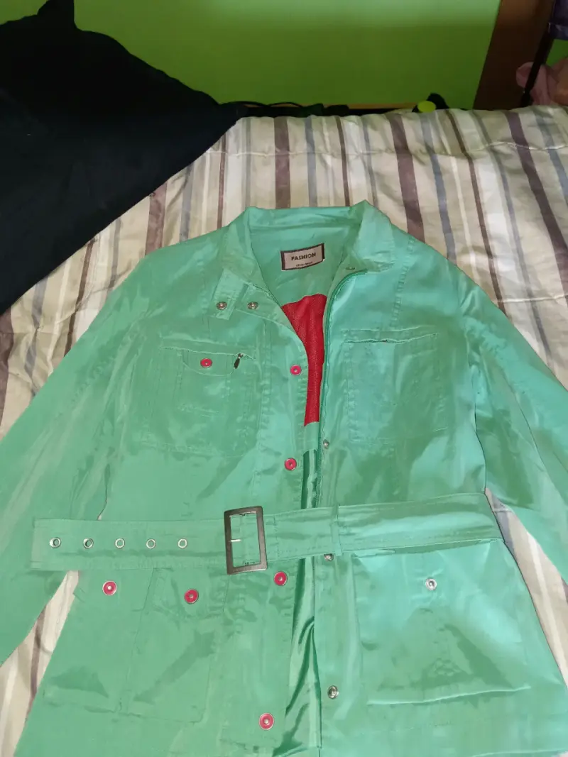 Chaqueta verde con cinturón - 3