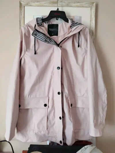 Chaqueta rosa con capucha - miniatura 1