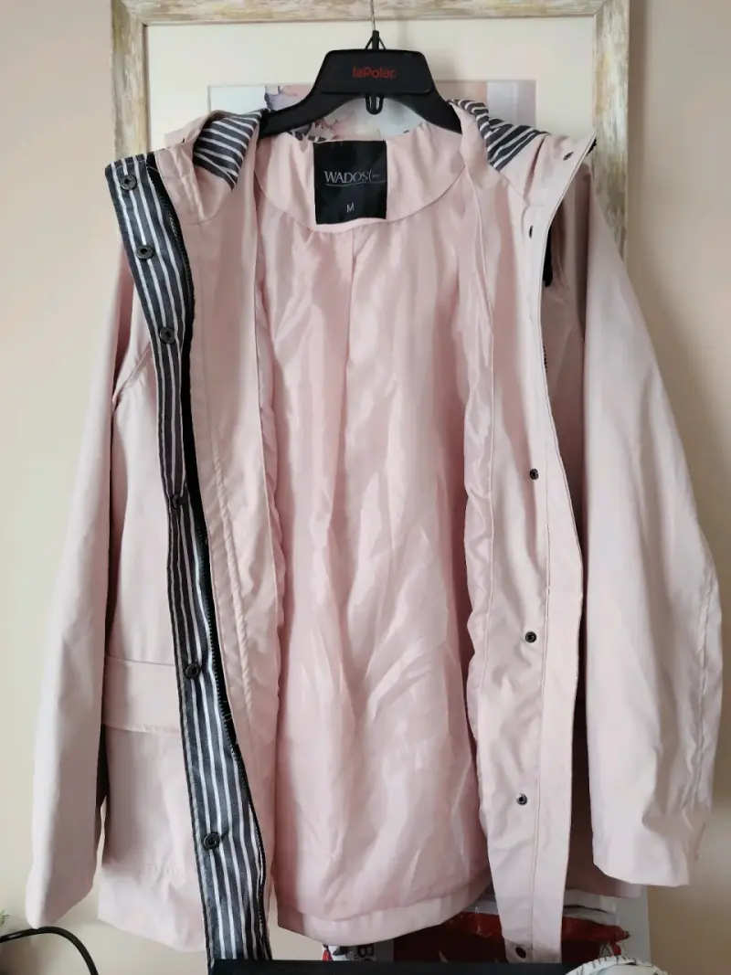 Chaqueta rosa con capucha - 2