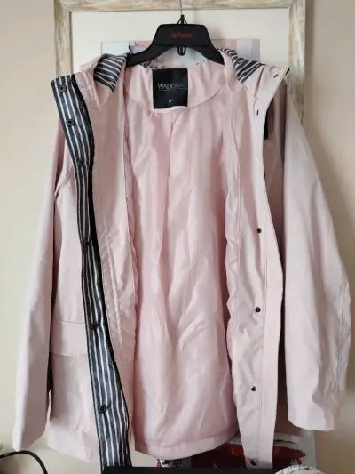 Chaqueta rosa con capucha - miniatura 2