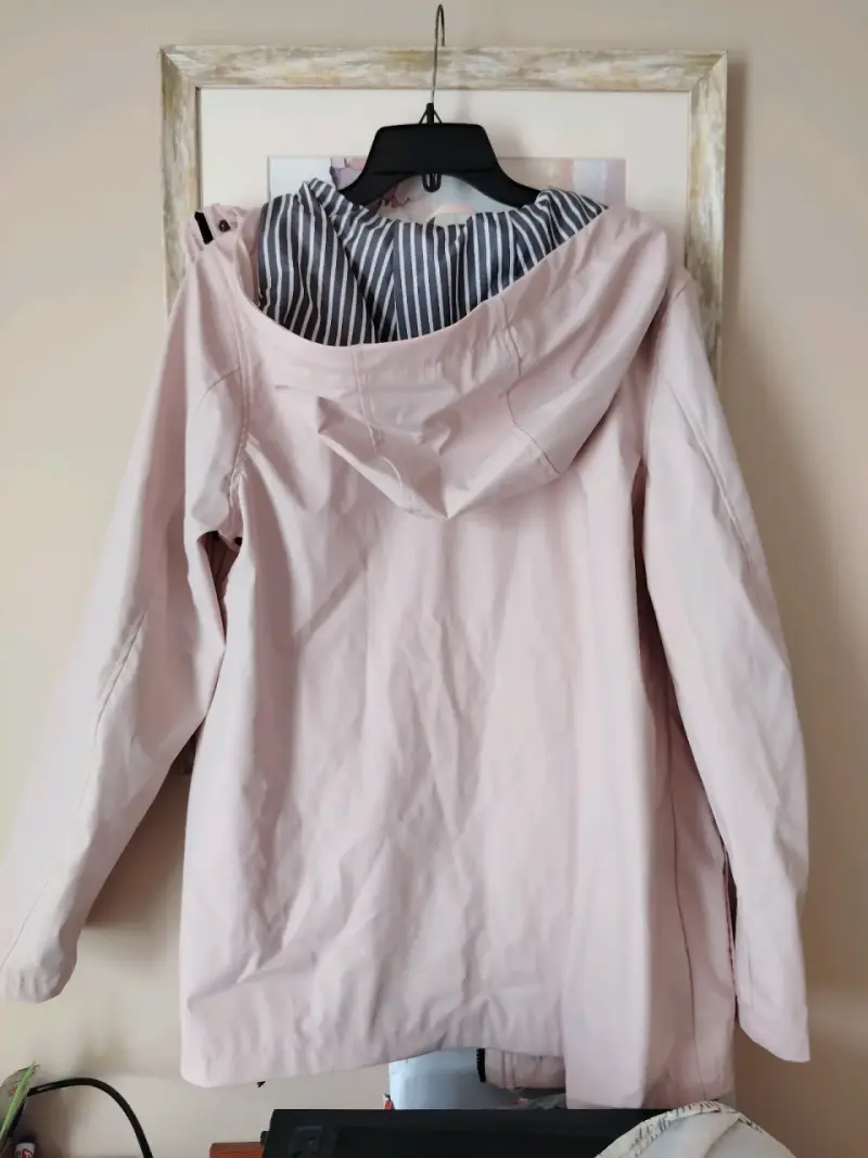 Chaqueta rosa con capucha - 5