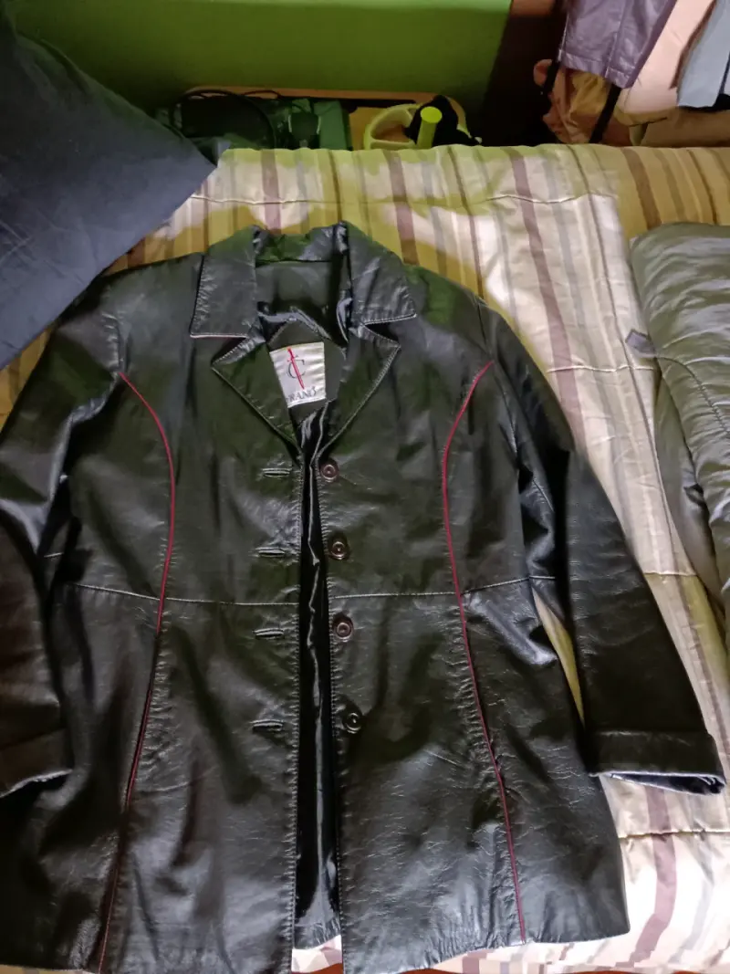 Chaqueta de cuero negro - 1