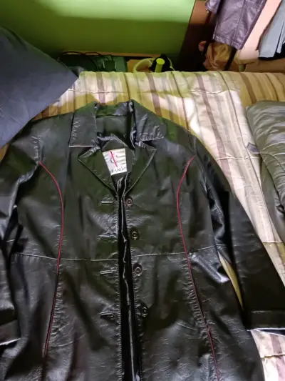 Chaqueta de cuero negro - miniatura 3